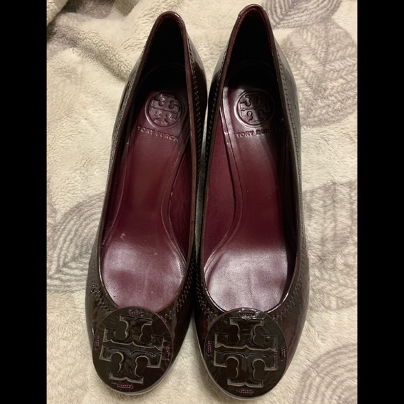 SOLD! Authentic Tory Burch Wedges - Picture 7 of 8